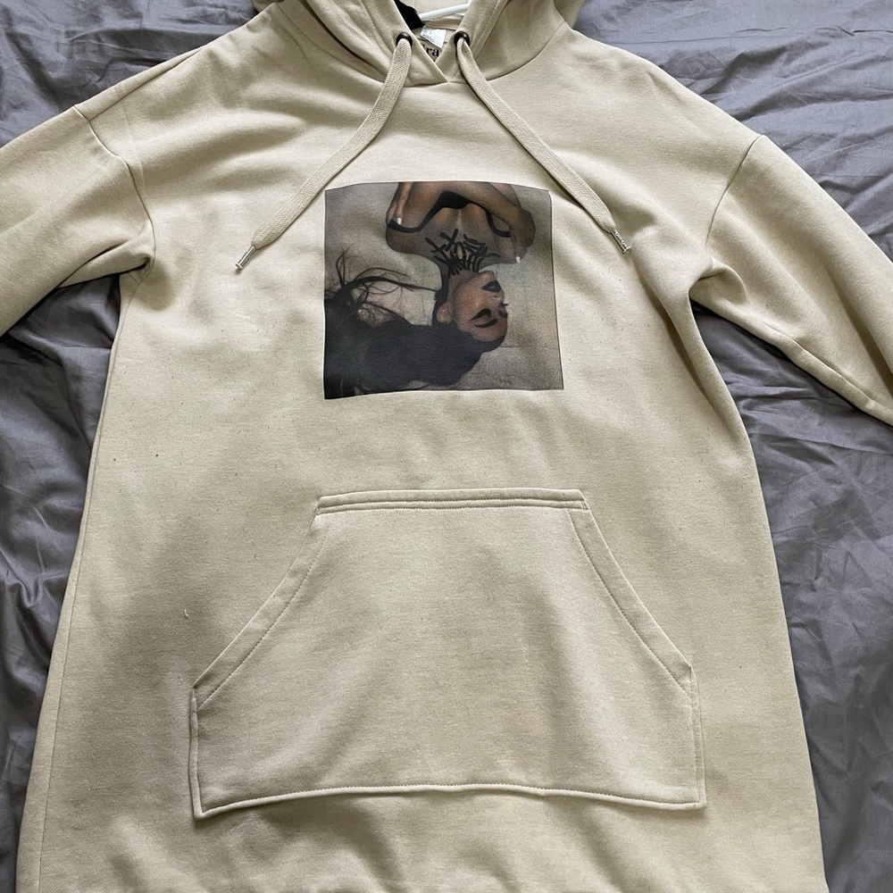 H&M Ariana Grande hoodie